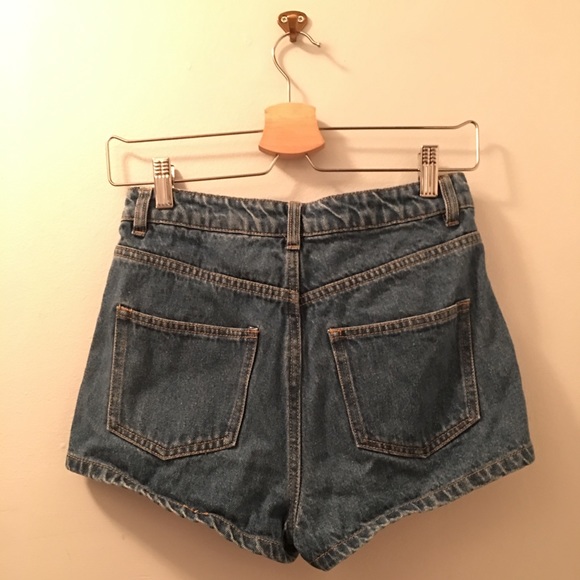 H&M x Coachella Shorts - Picture 2 of 2